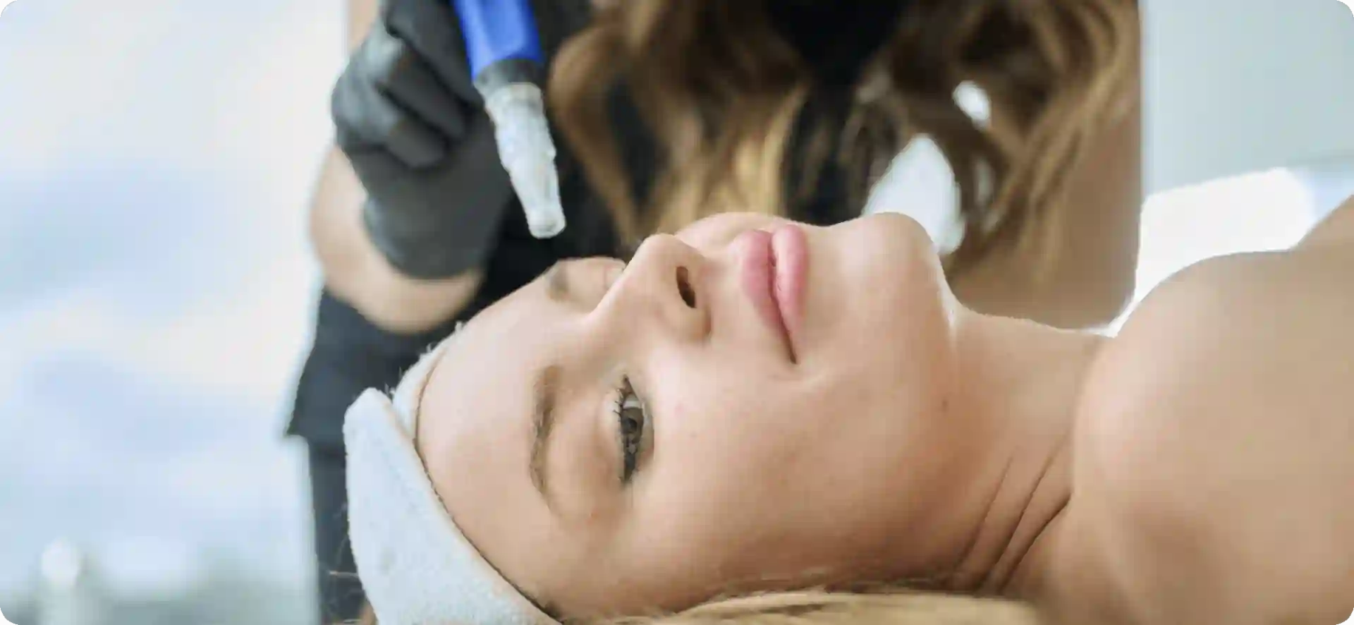 How Do Microneedles Trigger New Collagen and Elastin in Loose Skin Biggleswade?